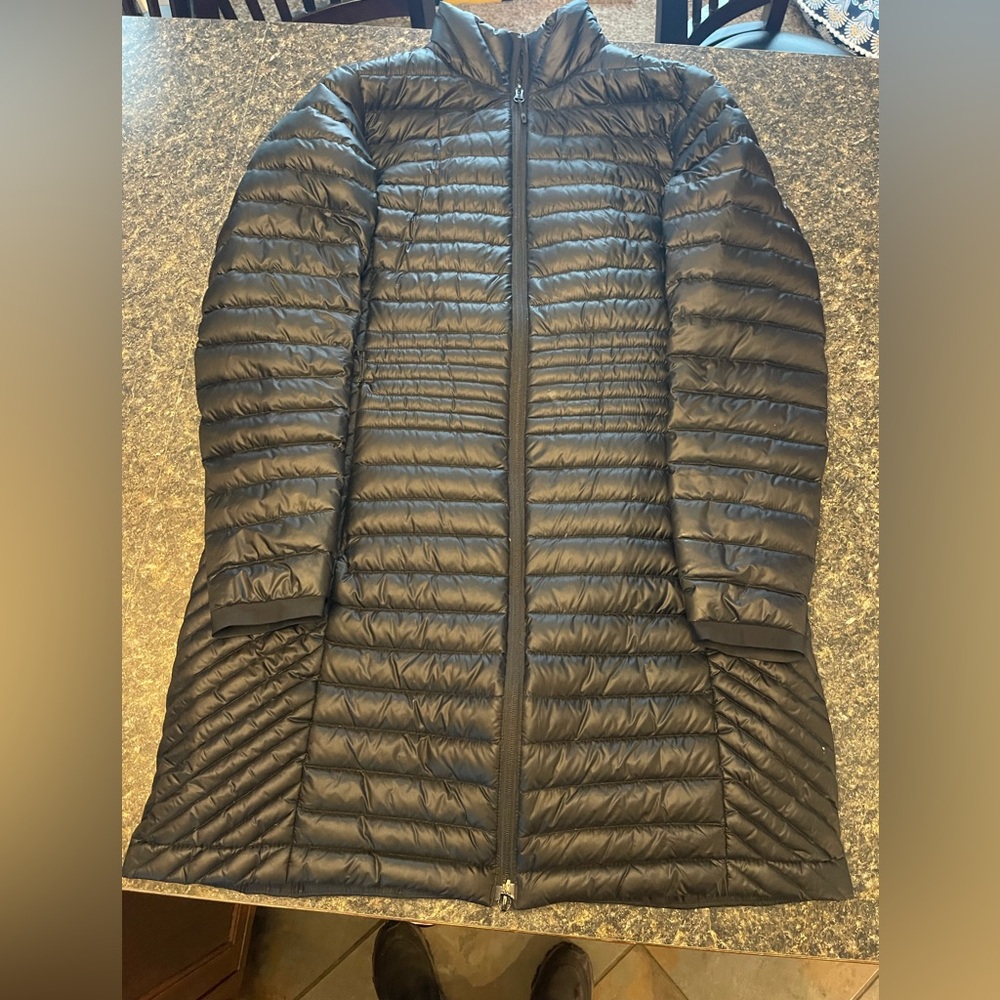 Duluth Trading medium long length down filled packable coat